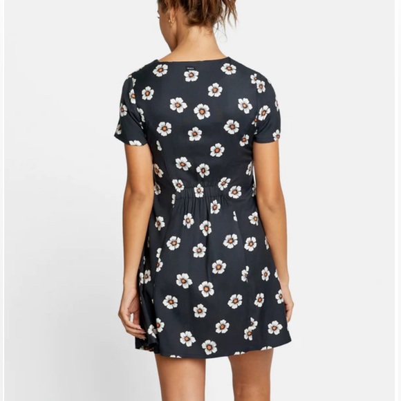 RVCA Understated Mini Dress 🌼 - Picture 3 of 8